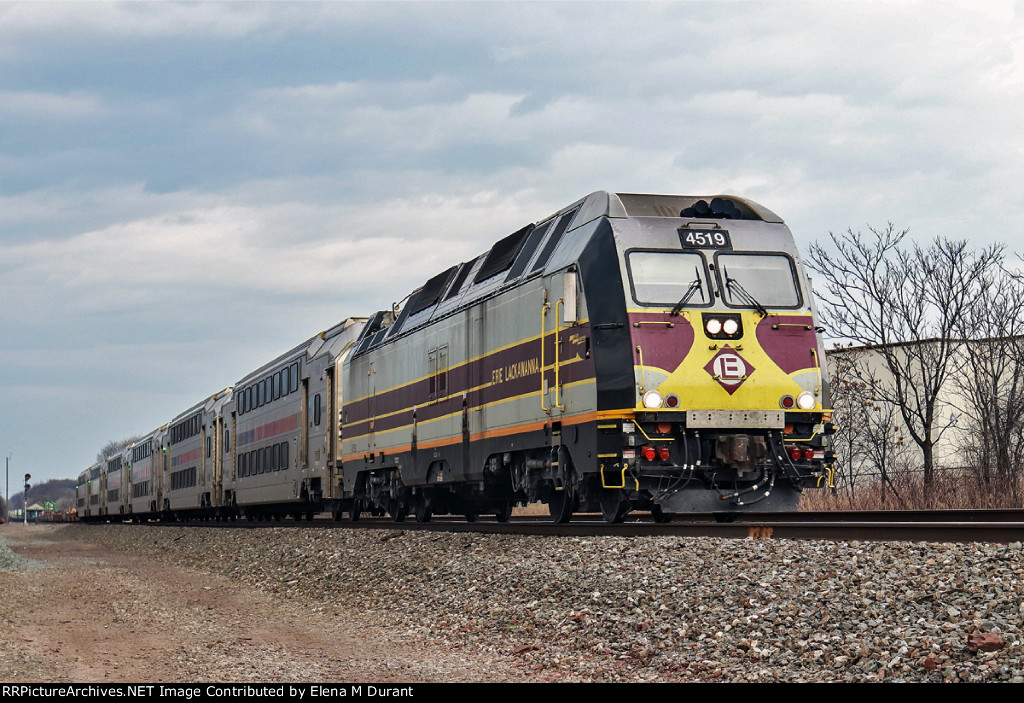 NJT 4519 on train 5529